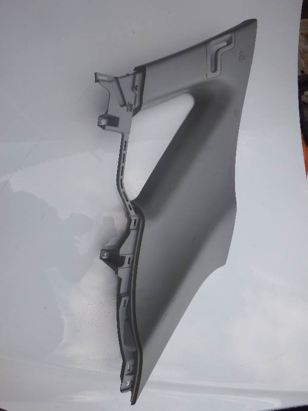 Обшивка глухого стекла Lexus